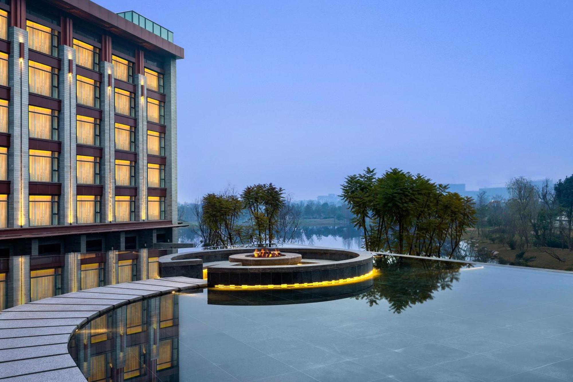 Le Meridien Emei Mountain Resort Emeishan Exterior photo
