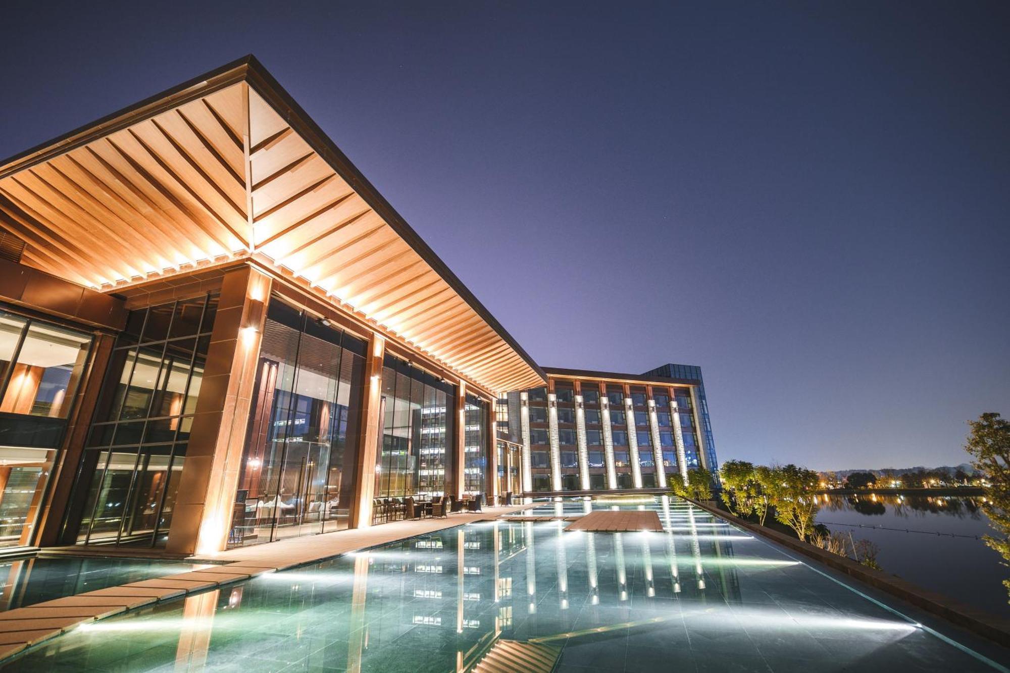 Le Meridien Emei Mountain Resort Emeishan Exterior photo