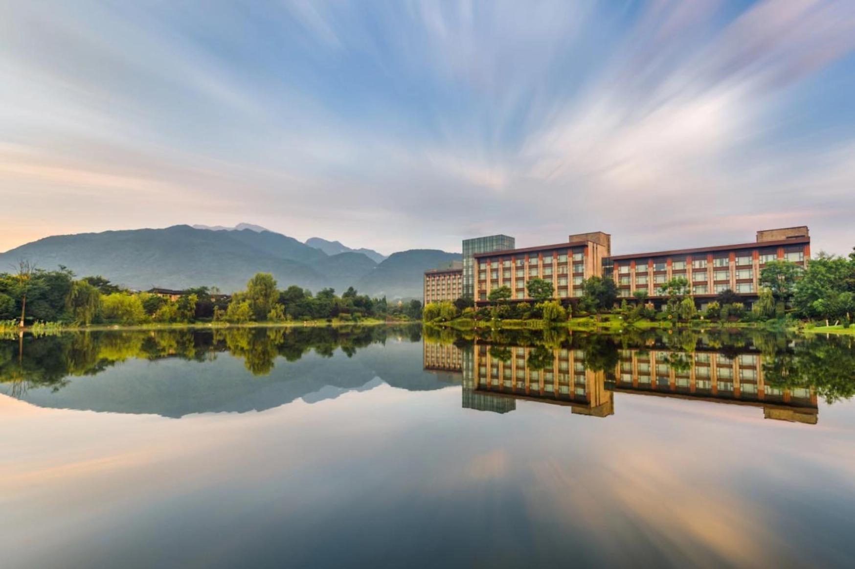 Le Meridien Emei Mountain Resort Emeishan Exterior photo